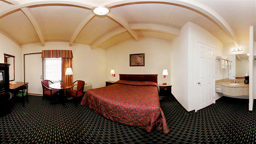 Econo Lodge *