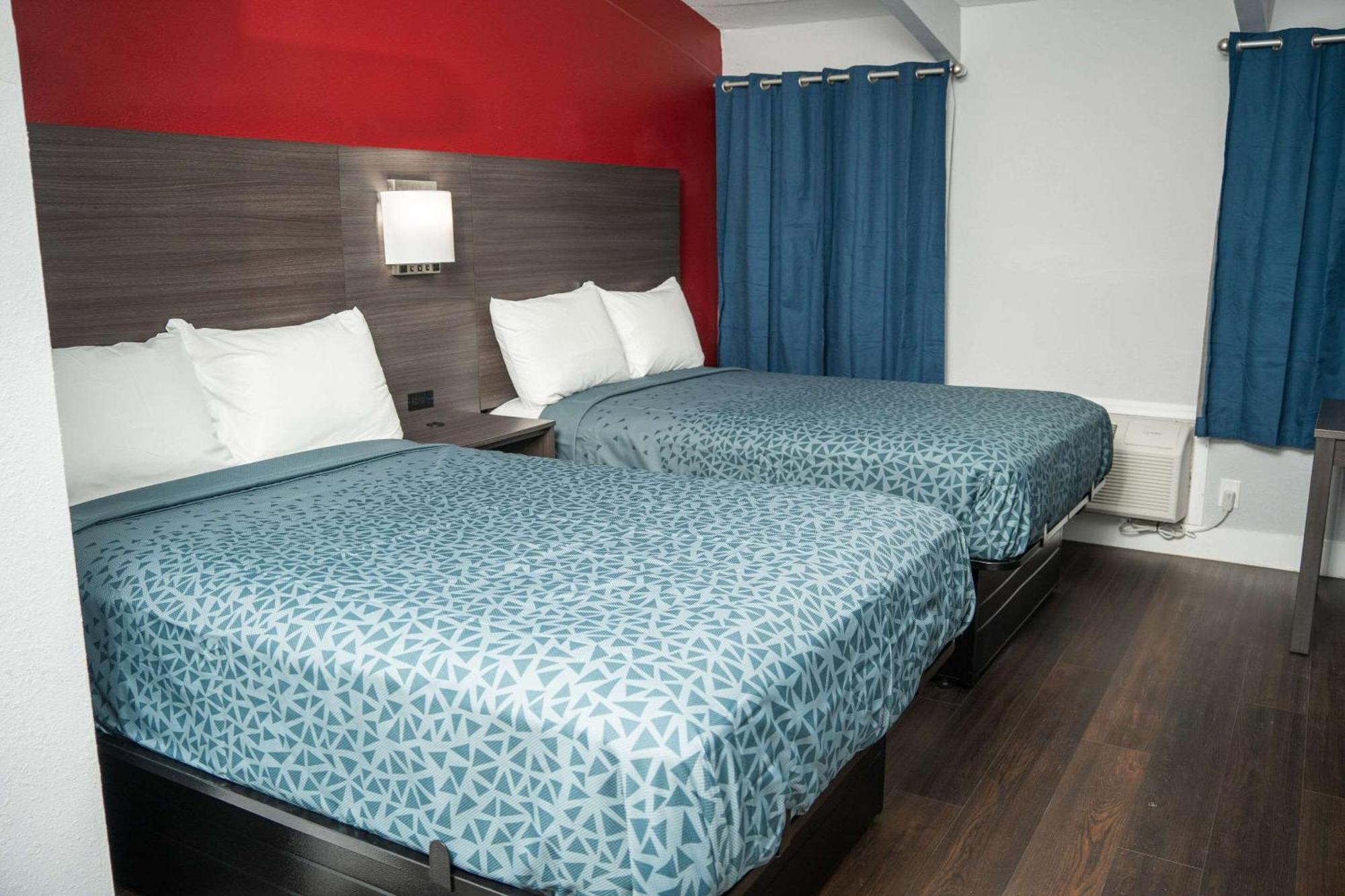Econo Lodge Clarks Summit