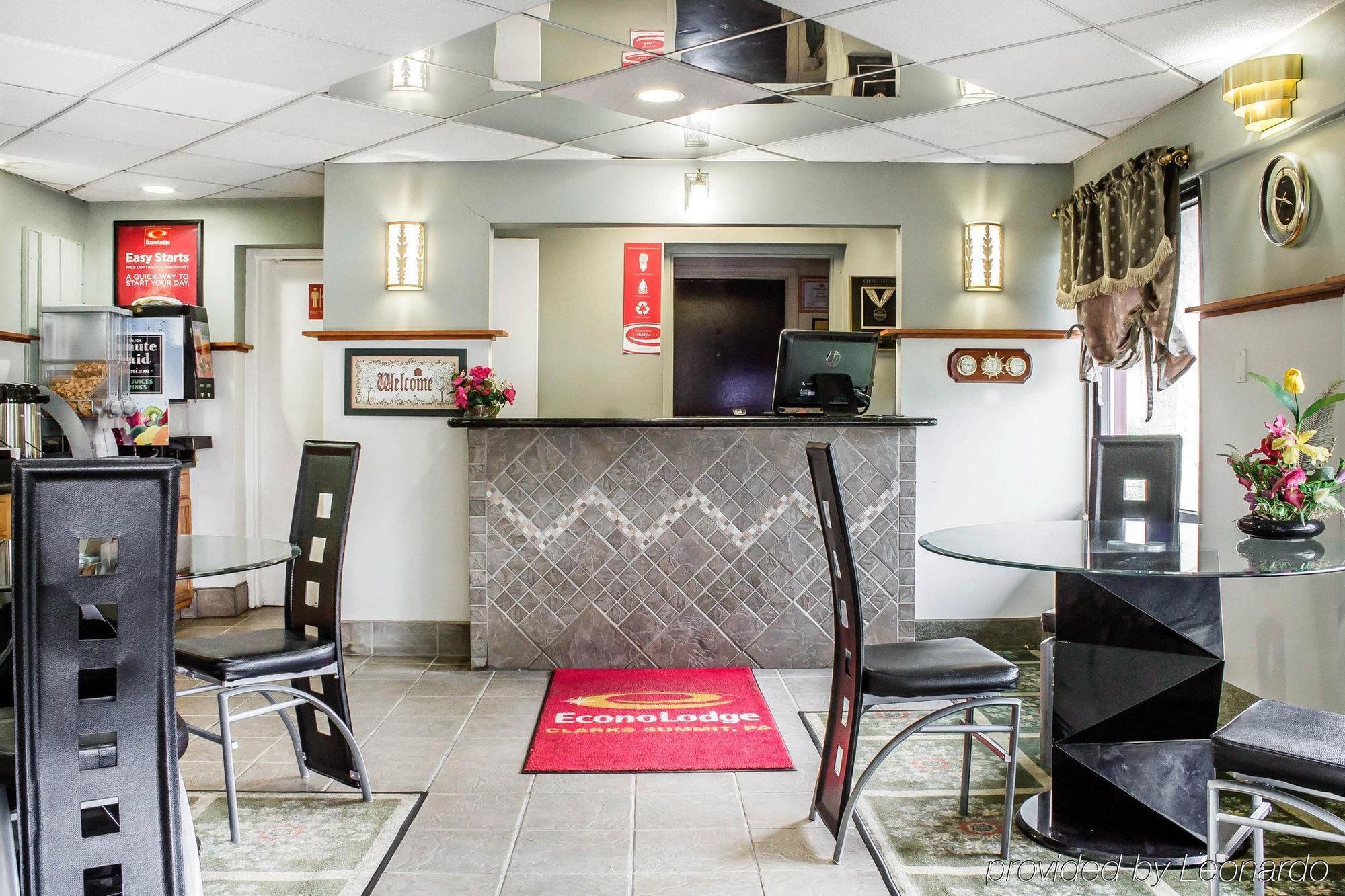 Lodge Econo Clarks Summit
