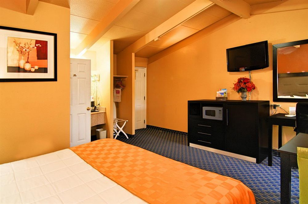 Econo Summit - Scranton * Clarks Summit